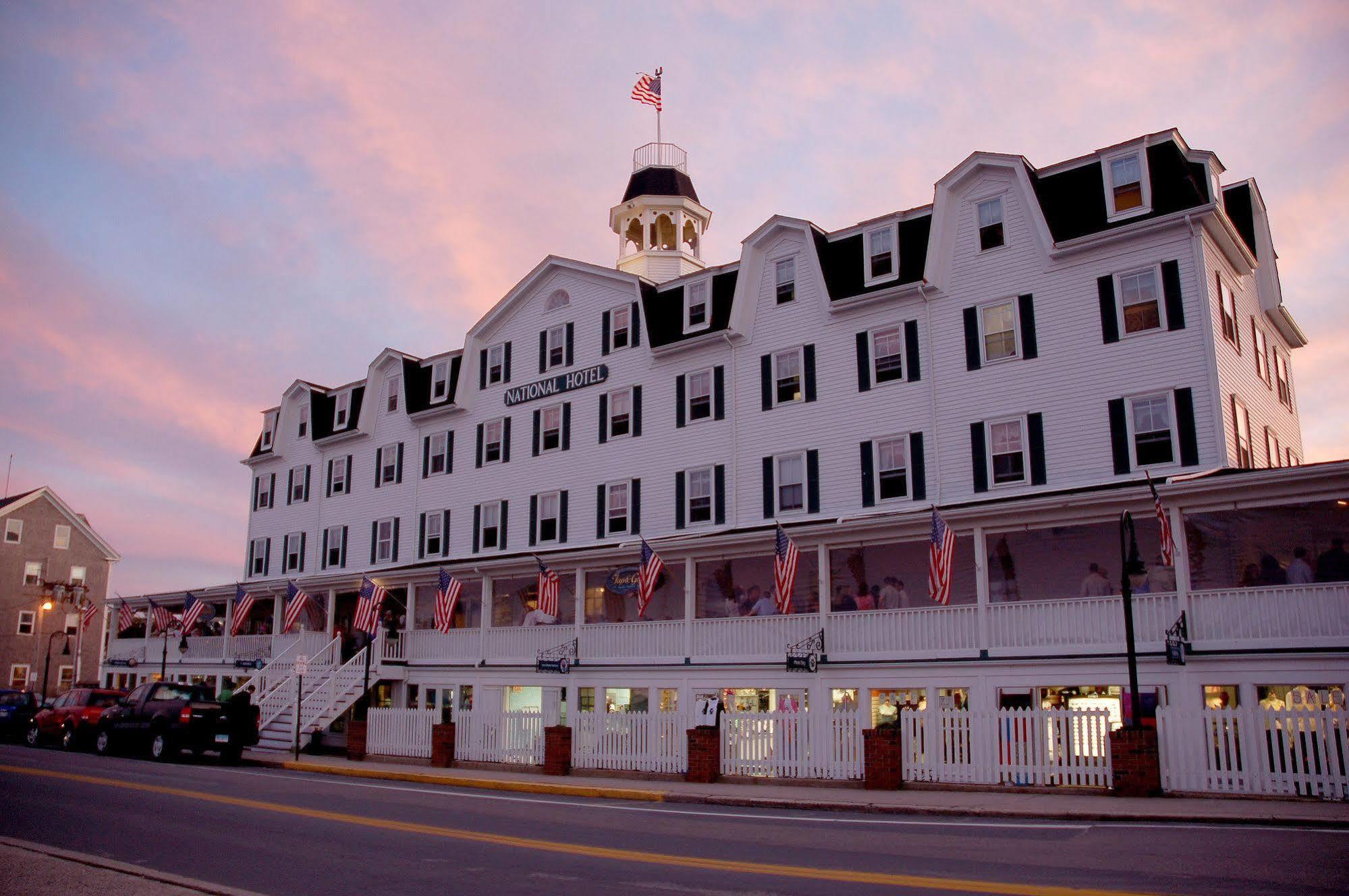 National Hotel Ню Шоръм Екстериор снимка